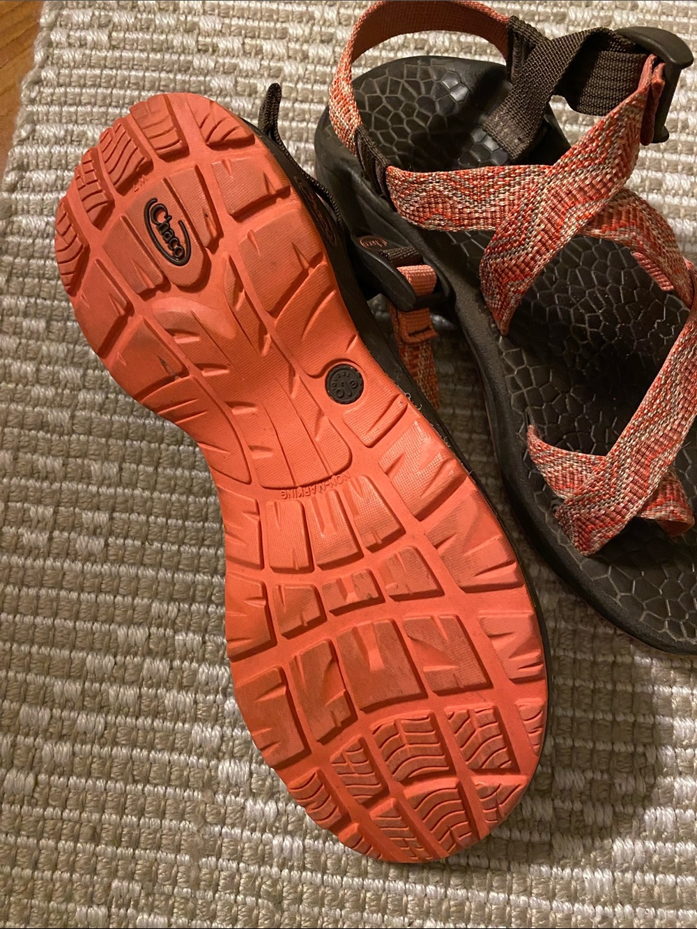CHACO Orange Strappy Outdoor Sandals 7 - Picture 3 of 3